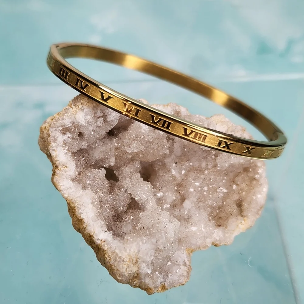 Woman 18k Gold Plated Stainless Steel Roman Numeral Bracelet Bangle Cuff - Picture 7 of 9